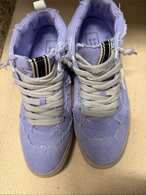 ShuShop Lilac Canvas High-Top Sneakers with Gray Laces